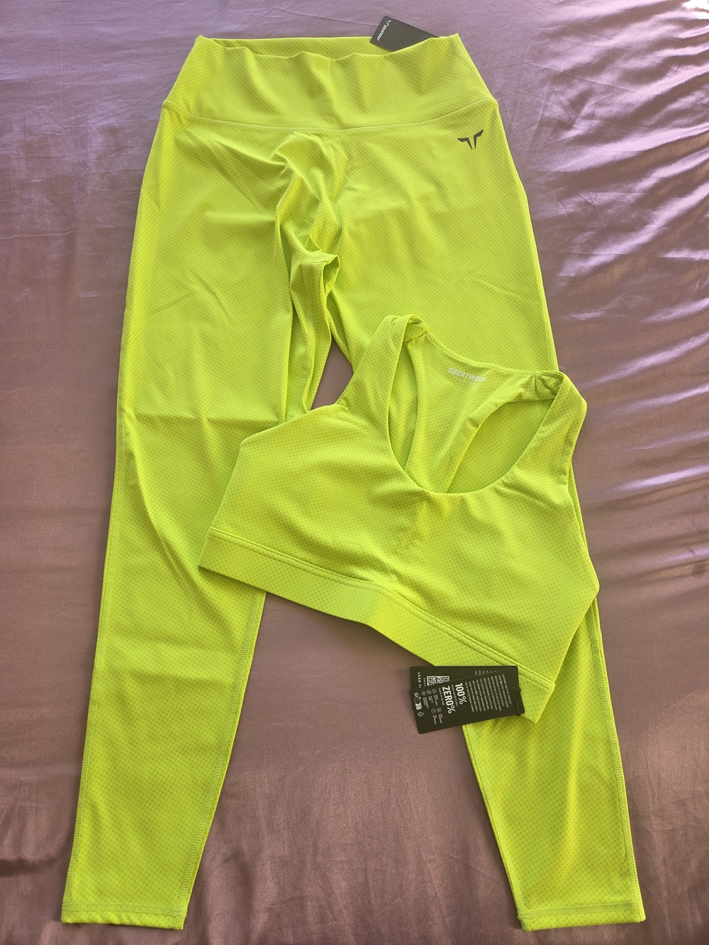 NWT SQUATWOLF 2-Piece Set Sports Bra & High Rise Leggings Neon Lime Size L / XL